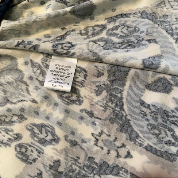 Haani blue and White Paisley Maxi Dress - Picture 13 of 13